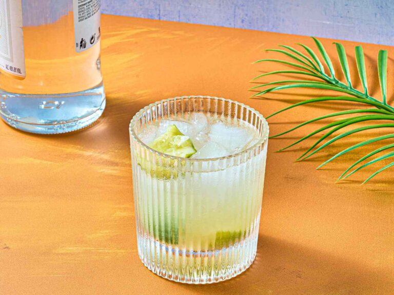 Cool with this tropical cocktail with 3 ingredients