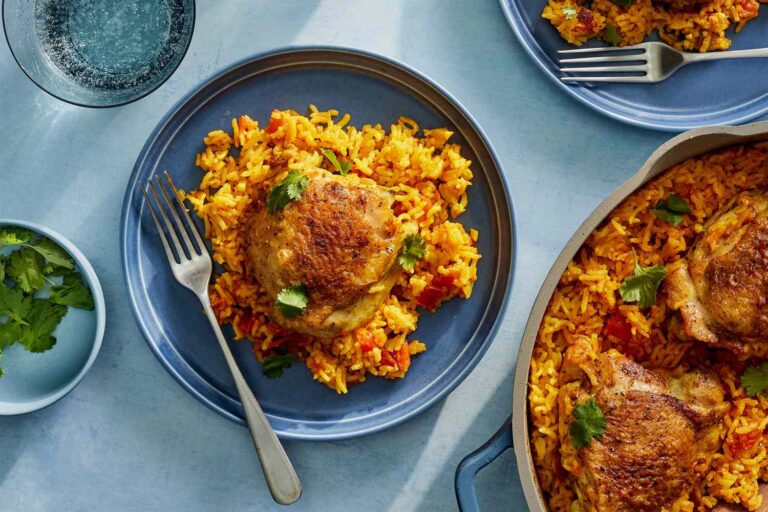 A pot of chicken and tomato rice recipe