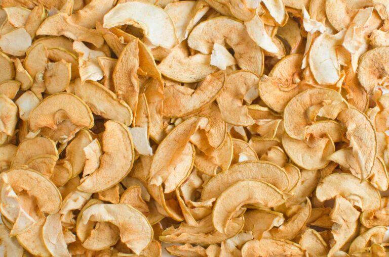 Dehydratization apples in a food hydrumdrator