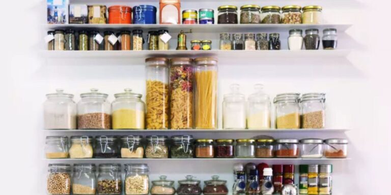 5 foods that you shouldn’t eat from your apartment