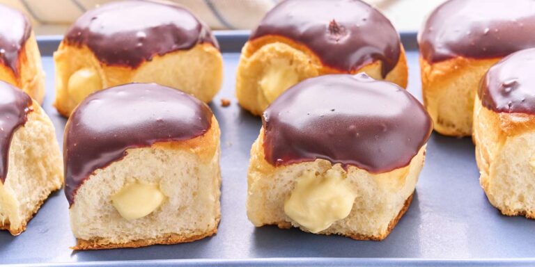 I made donuts with Hawaiian rolls – and nobody believed that they were homemade