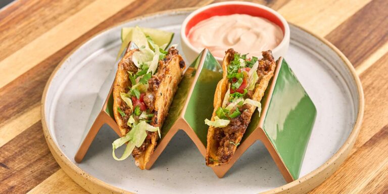 Crispy recipe for fried cattle meat tacos