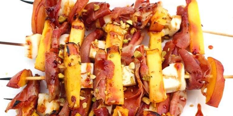 Grilled peach, Halloumi- and ham torrent recipe
