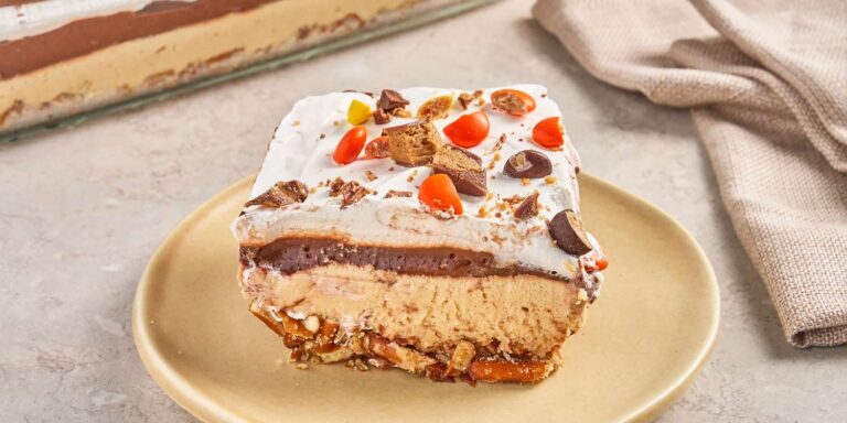Peanut butter -chocolate pretzel cake recipe