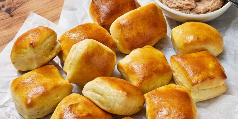 These imitators Texas Roadhouse rolls taste just like the real thing