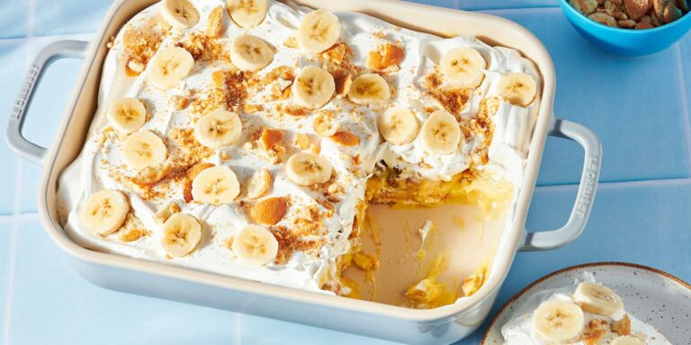 The banana pudding with a 4-ingredant of my mother is always the first thing that can go to the potluck