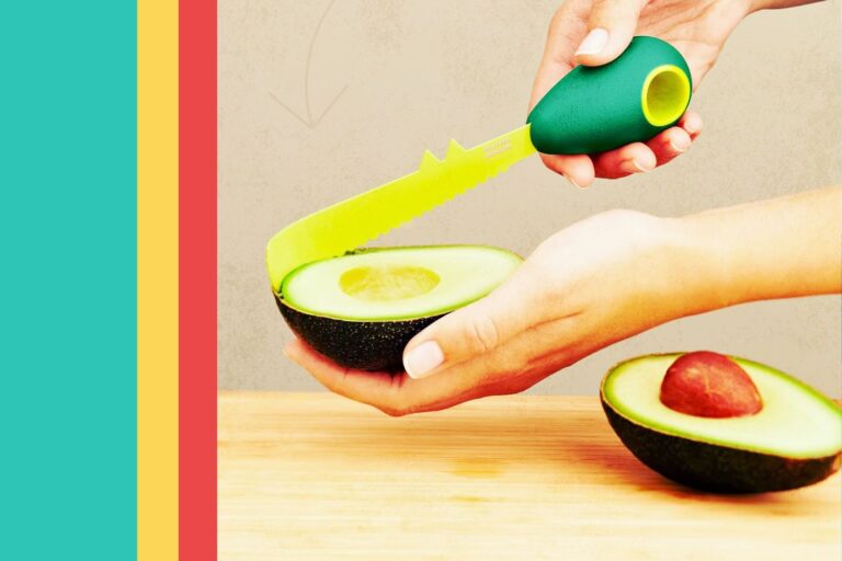 9 clever avocado -slicer tools with which you can avoid the