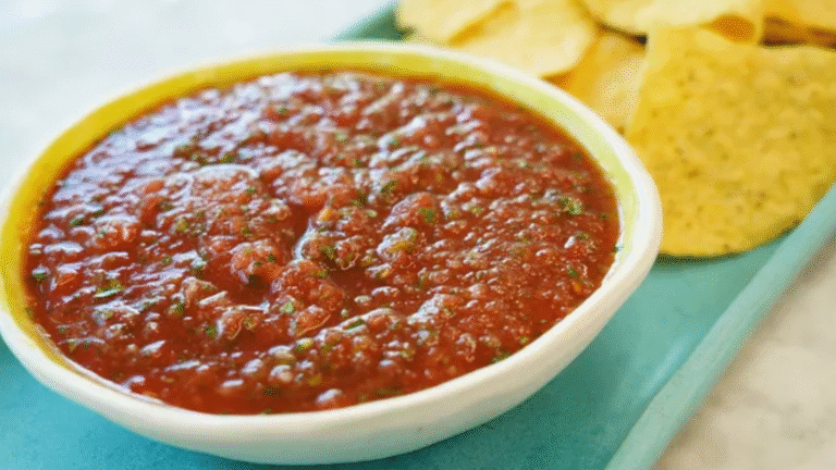 The simple secret that I always use to make the best homemade salsa