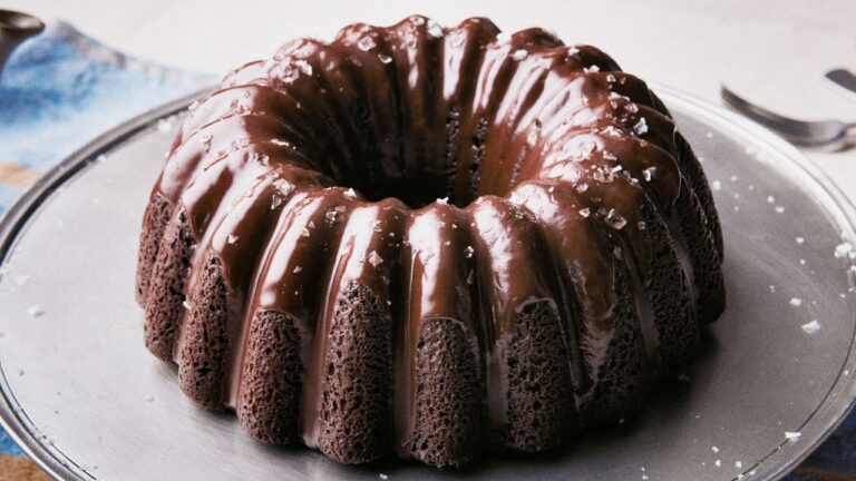 Fudgy chocolate -bundle -cake recipe